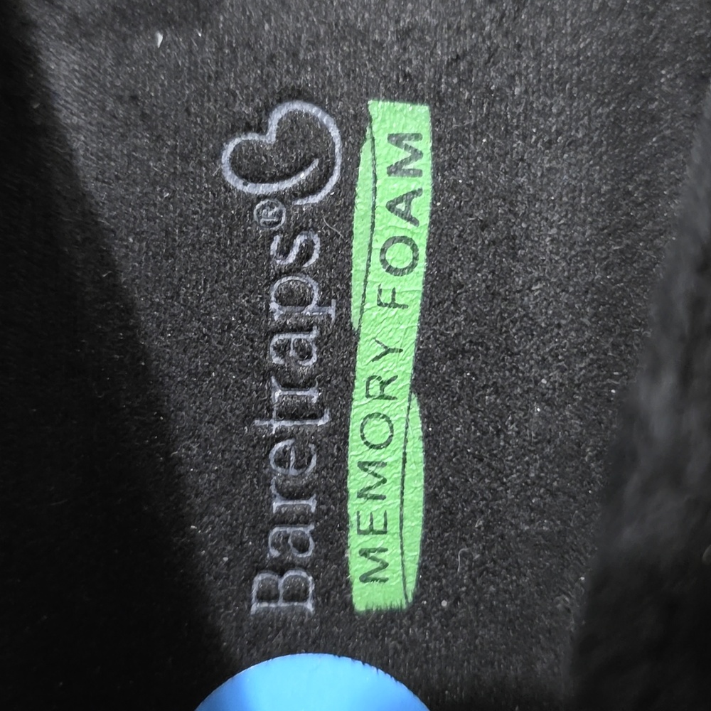 Gently used slip on Baretraps flats. - Picture 6 of 6